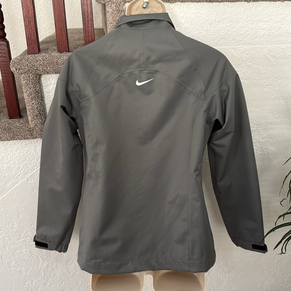NIKE Golf Women’s Gray Storm - Fit Jacket Size Small EUC - Picture 6 of 17